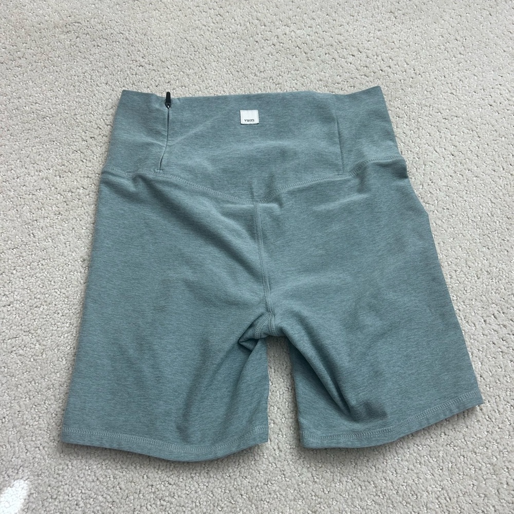 Elevation light grey Shorty Vuori Shorts